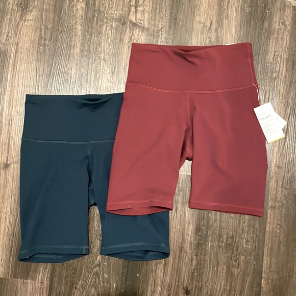 Old Navy Pants - 🌸 Lot of 2 Biker Shorts Size S